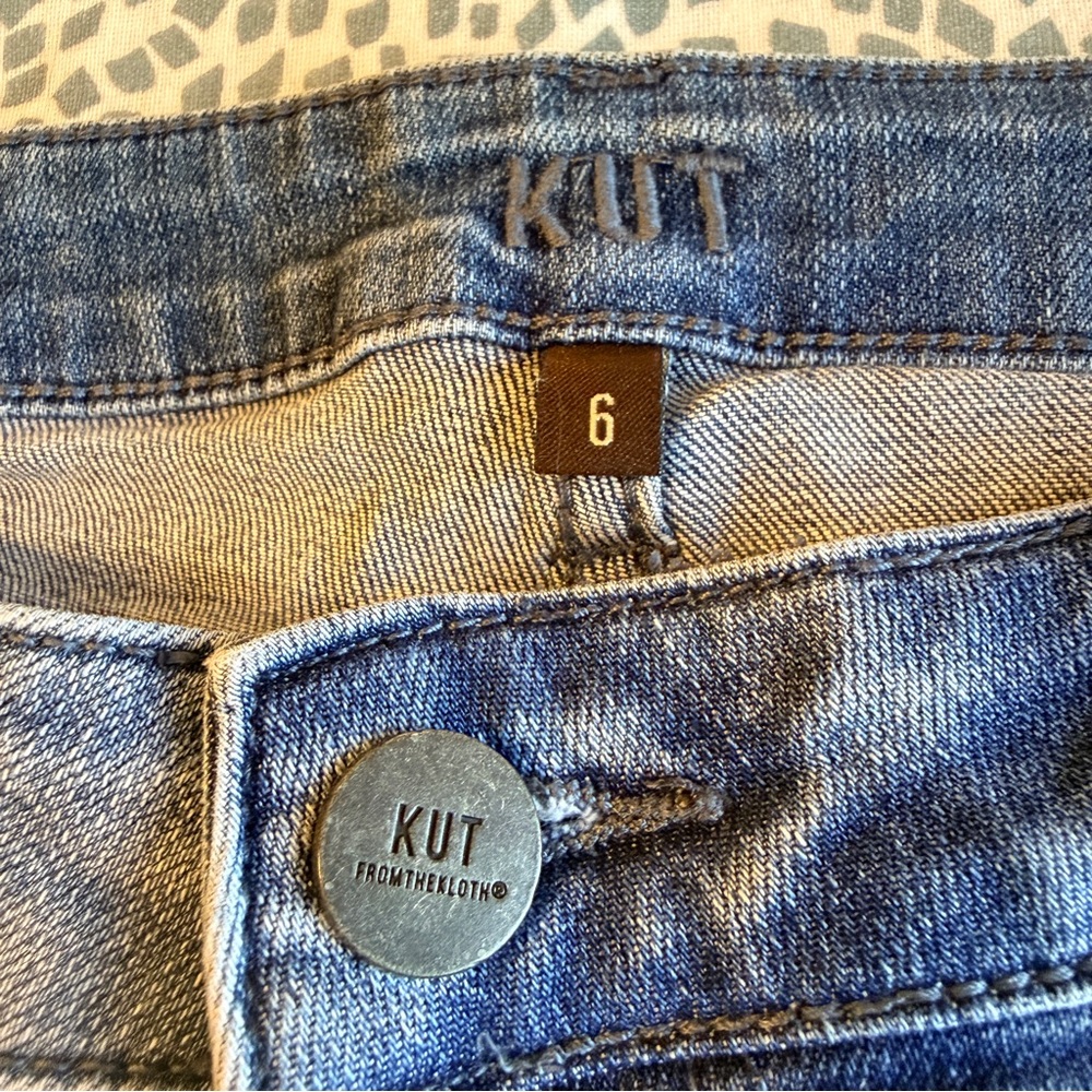 Kut from the Kloth | Light Blue Cropped Straight Leg Jeans - Picture 4 of 7
